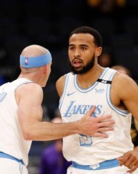 先别考虑韦少能否融入，补充阵容才是湖人第一要务